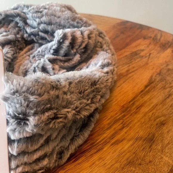 Mia & Tess wrap around neck scarf - Picture 10 of 12